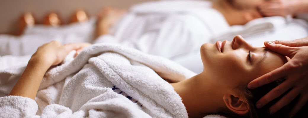 Bali masáž s horúcim kúpeľom si môžete vychutnať v jednej alebo dvoch osobách.