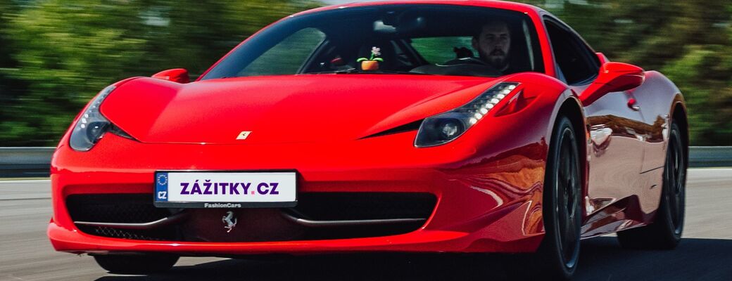 Jazda na Ferrari 458 Italia na polygóne