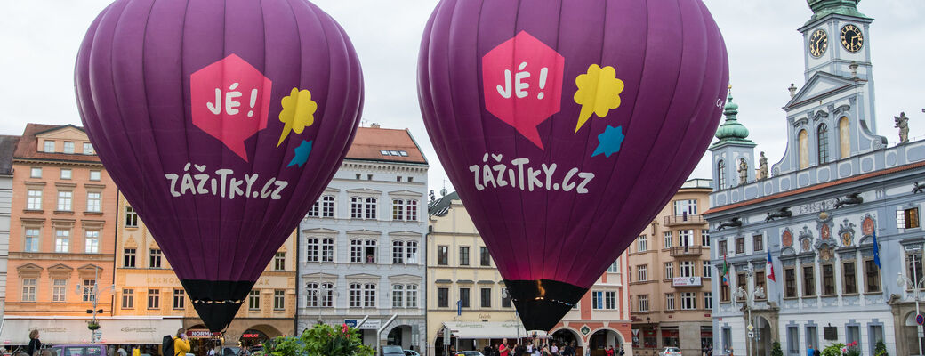 Štartovať môžete výhradne priamo z českobudějovického námestia.