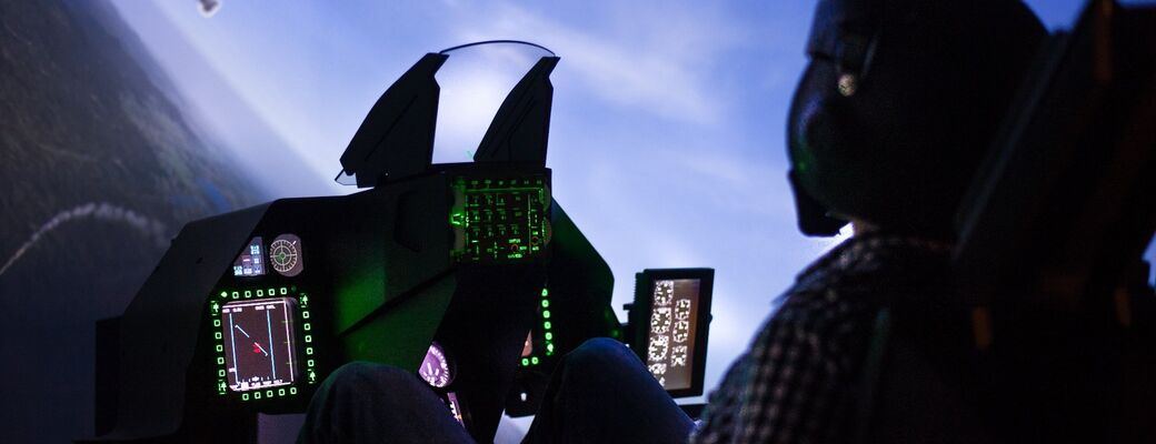Realistický simulátor stíhačky F-16 Fighting Falcon