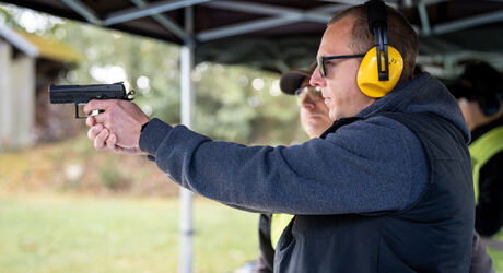 Vyskúšajte balík na strieľanie zbraní z 2. svetovej vojny