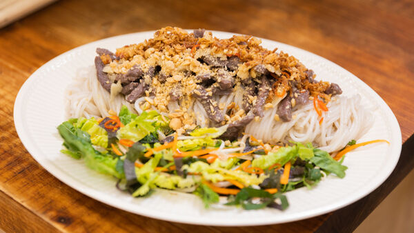 Vietnamská kuchyňa (Bun Bo Nam Bo)