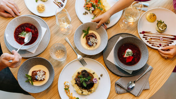 Doprajte si pobyt so skvelým degustačným menu vrátane párovania vín.