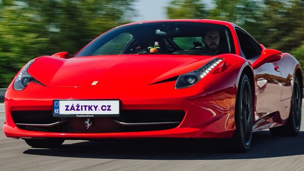 Jazda na Ferrari 458 Italia na polygóne