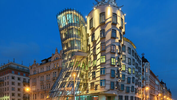 Tancujúci dom alias Ginger a Fred.