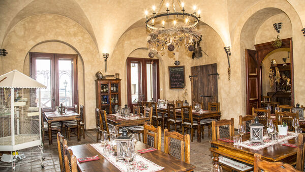 Romantická večera v hradnej taverne