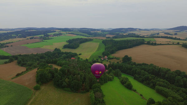 Súkromný let balónom len pre vás dvoch - možno nad krásnou prírodou v okolí Konopišťa