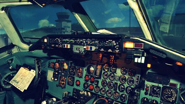 Vitajte v skutočnom kokpite lietadla McDonnell Douglas DC-9