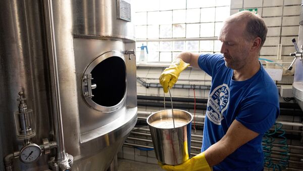 Pod vedením skúseného pivovarníka si vyskúšate všetky kroky procesu varenia piva.