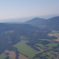 Julie Lenčová (Havířov, 22) na Pilotovi malého lietadla na skúšku