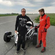 Jiří Hargaš (Klášterec nad Ohří, 64) na Jazde v Ariel Atom na okruhu