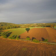 účastník zážitku (v malém, 57) na lete balónom