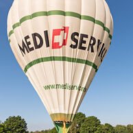 Miloš Kleiner (Velké Petrovice u Police nad Metují, 70) na lete balónom