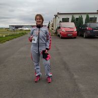 Gabriela Jiroutová (Záhornice, 40) na tandemovom zoskoku padákom