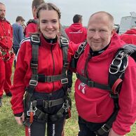 Vendula Cebisova (Ostrov, 18) na tandemovom zoskoku padákom