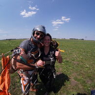 Veronika Vlková (Karviná, 34) na tandemovom zoskoku padákom