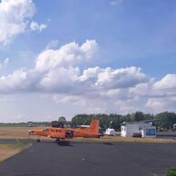 Jan Štorek (Roudnice nad Labem, 48) na tandemovom zoskoku padákom