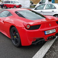 Milan Šilhan (Brno, 71) na Jazde vo Ferrari na Morave