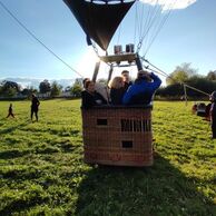 Václava Pazourková (Bechyně, 70) na lete balónom