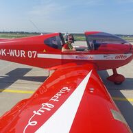 účastník zážitku (Jistebnik, 40) na Pilotovi malého lietadla na skúšku