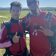 účastník zážitku (Karviná, 20) na Tandemovom zoskoku padákom zo 6 000 m
