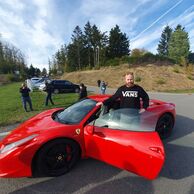 Václav Šítek (Lanškroun, 40) na Jazde vo Ferrari na Morave