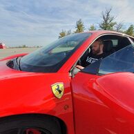 Václav Šítek (Lanškroun, 40) na Jazde vo Ferrari na Morave
