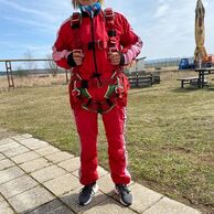 účastník zážitku (Měchov, 51) na tandemovom zoskoku padákom