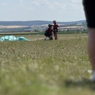 Pavla Kolářová (Dřevohostice, 36) na Tandemovom zoskoku padákom zo 6 000 m