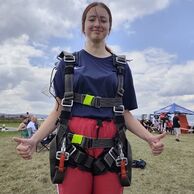 účastník zážitku (Klášterec nad Ohří, 17) na tandemovom zoskoku padákom
