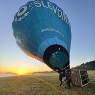 účastník zážitku (Karlovy Vary, 30) na lete balónom